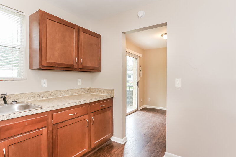 1,415/Mo, 6716 Herst Ln Jacksonville, FL 32210 Kitchen View 2