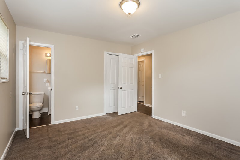 1,415/Mo, 6716 Herst Ln Jacksonville, FL 32210 Main Bedroom View