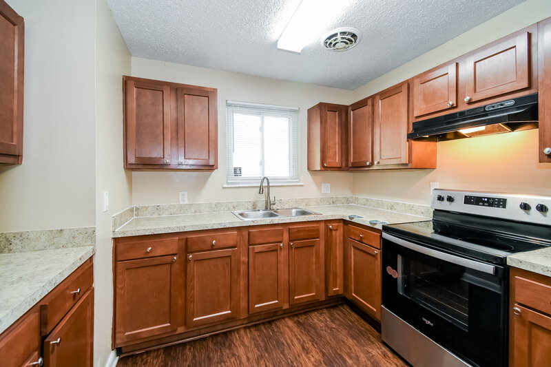 1,475/Mo, 6732 Mopsy Ln Jacksonville, FL 32210 Kitchen View 2