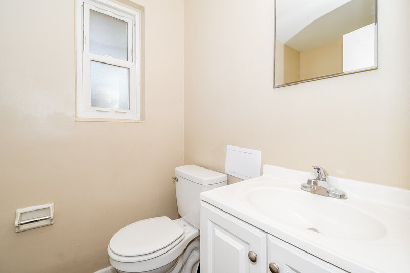 1,475/Mo, 6732 Mopsy Ln Jacksonville, FL 32210 Bathroom View