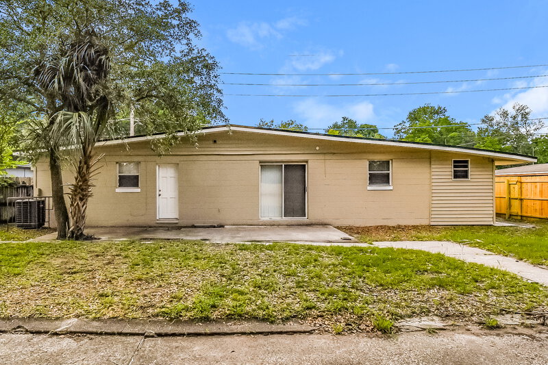 1,595/Mo, 6736 Harlow Blvd Jacksonville, FL 32210 Rear View