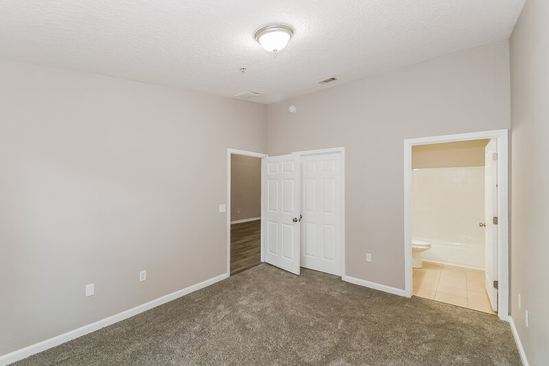 1,320/Mo, 6788 Manotak Oaks Dr Unit 202 Jacksonville, FL 32210 Main Bedroom View 2