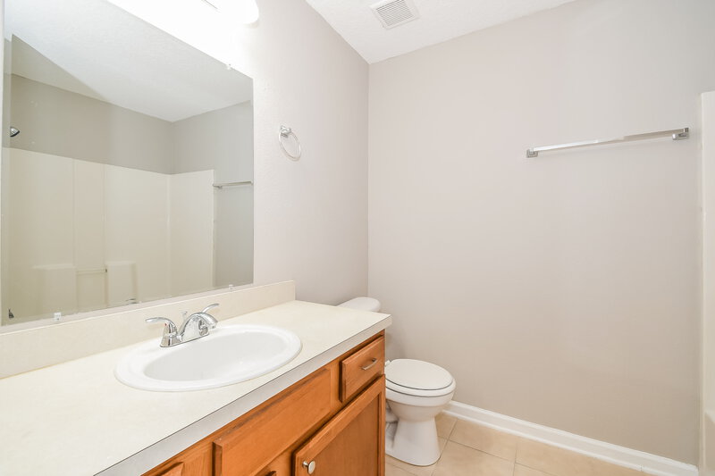 1,320/Mo, 6788 Manotak Oaks Dr Unit 202 Jacksonville, FL 32210 Bathroom View