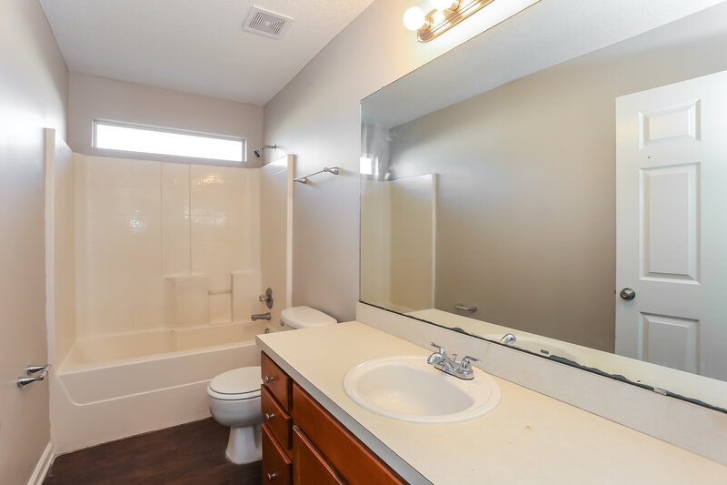 2,730/Mo, 6827 Rapid River Dr Jacksonville, FL 32219 Bathroom View