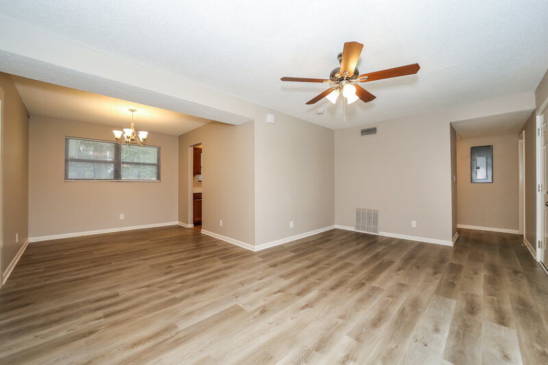 1,565/Mo, 6904 Cherbourg Ave S Jacksonville, FL 32205 Dining Room View
