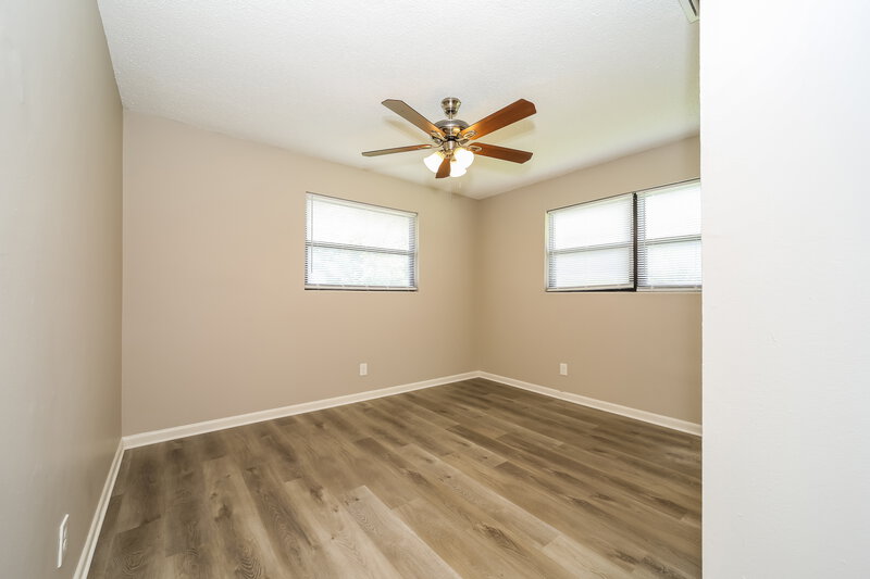 1,565/Mo, 6904 Cherbourg Ave S Jacksonville, FL 32205 Main Bedroom View