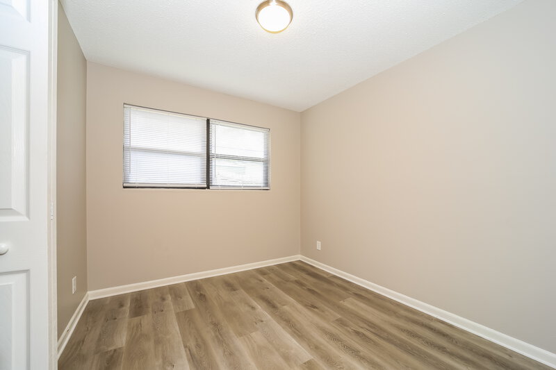 1,565/Mo, 6904 Cherbourg Ave S Jacksonville, FL 32205 Bedroom View