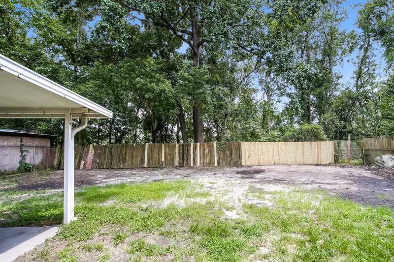 1,565/Mo, 6904 Cherbourg Ave S Jacksonville, FL 32205 Rear View