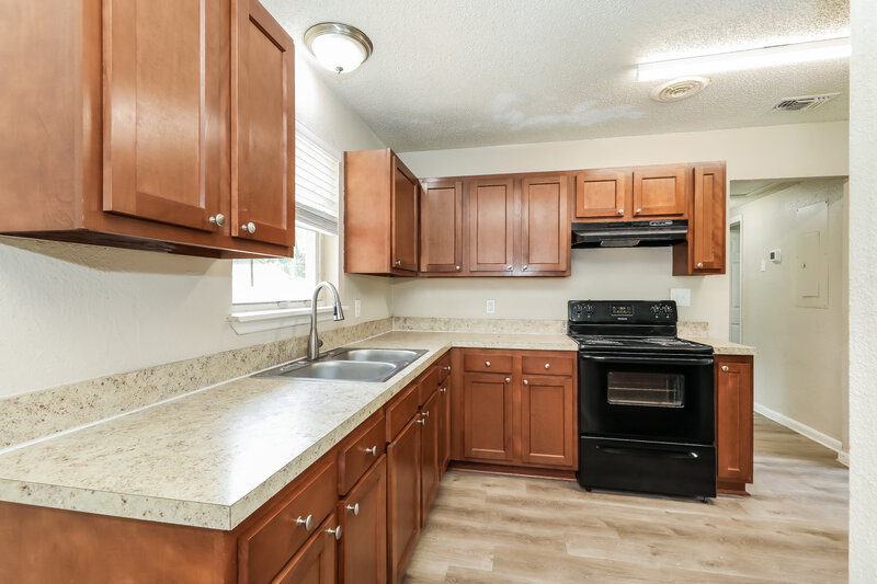 1,445/Mo, 6930 Bernay Ave Jacksonville, FL 32205 Kitchen View 2