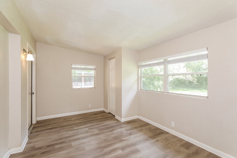 1,445/Mo, 6930 Bernay Ave Jacksonville, FL 32205 Office View