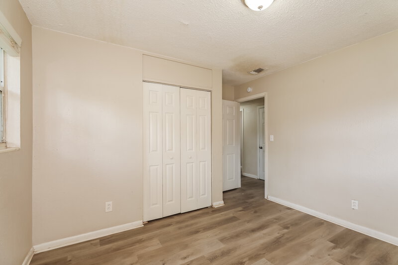 1,445/Mo, 6930 Bernay Ave Jacksonville, FL 32205 Main Bedroom View 2