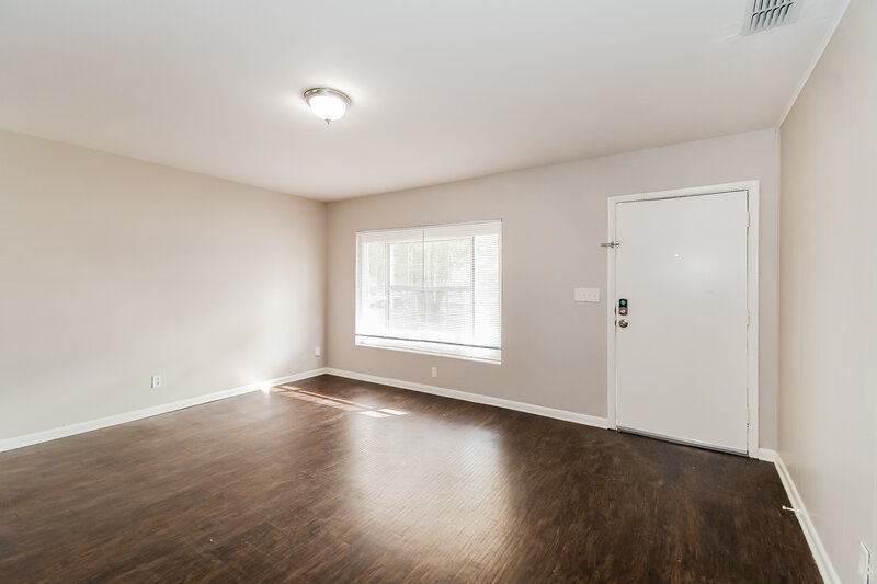 1,600/Mo, 7059 Melvin Rd Jacksonville, FL 32210 Living Room View 4