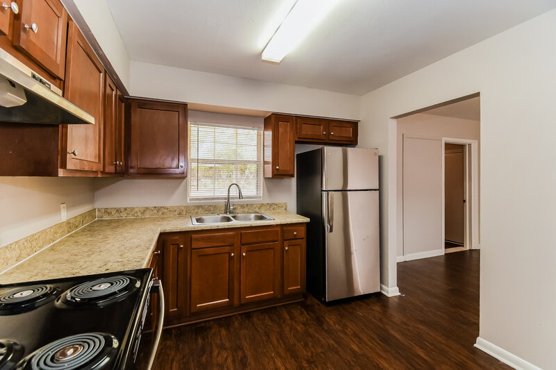 1,600/Mo, 7059 Melvin Rd Jacksonville, FL 32210 Kitchen View