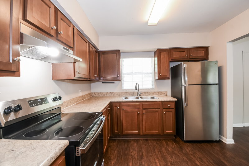 1,600/Mo, 7059 Melvin Rd Jacksonville, FL 32210 Kitchen View 2