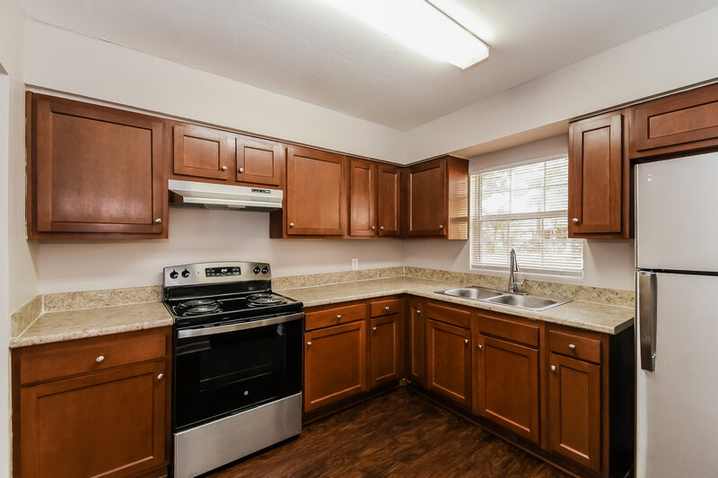 1,600/Mo, 7059 Melvin Rd Jacksonville, FL 32210 Kitchen View 2