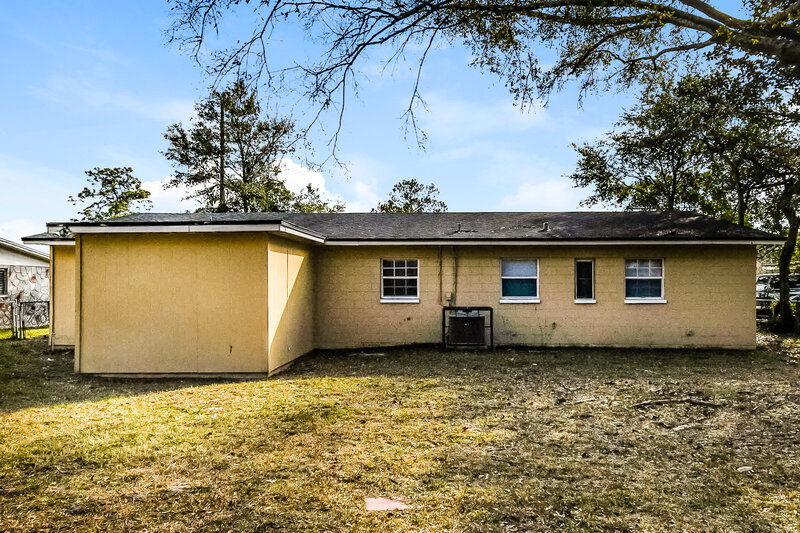 1,600/Mo, 7059 Melvin Rd Jacksonville, FL 32210 Rear View