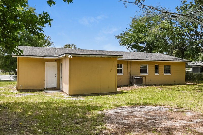 1,600/Mo, 7059 Melvin Rd Jacksonville, FL 32210 Rear View