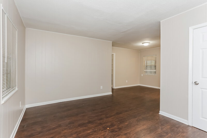 1,380/Mo, 7137 Pellias Rd Jacksonville, FL 32211 Living Room View 2