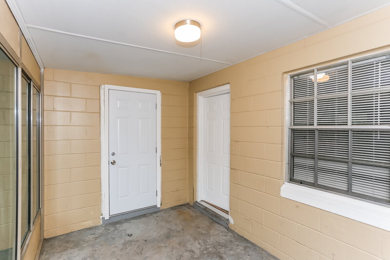 1,380/Mo, 7137 Pellias Rd Jacksonville, FL 32211 Sun Room View