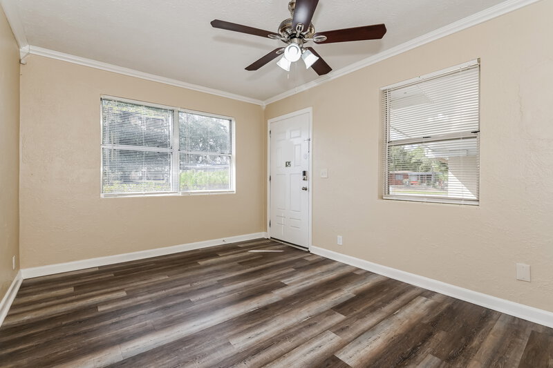 1,210/Mo, 7211 Rhode Island Dr E Jacksonville, FL 32209 Living Room View