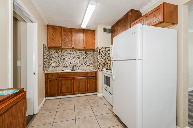1,210/Mo, 7211 Rhode Island Dr E Jacksonville, FL 32209 Kitchen View