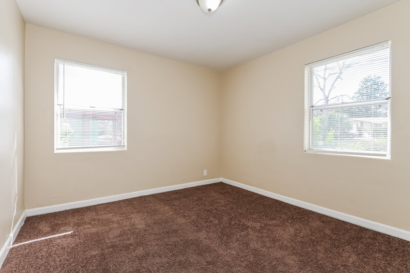 1,210/Mo, 7211 Rhode Island Dr E Jacksonville, FL 32209 Main Bedroom View