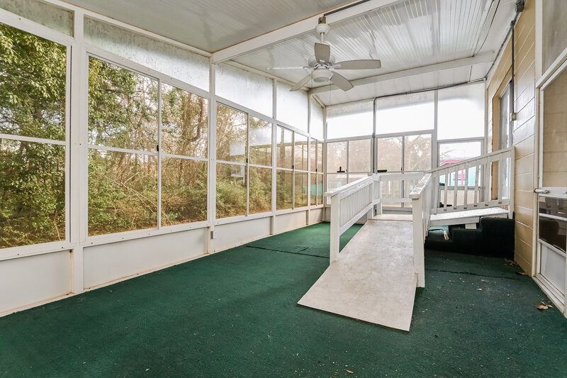 1,210/Mo, 7211 Rhode Island Dr E Jacksonville, FL 32209 Screen Porch View