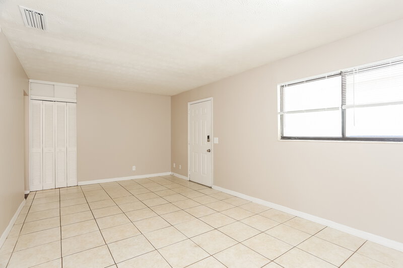 1,305/Mo, 7233 Eudine Dr S Jacksonville, FL 32210 Living Room View