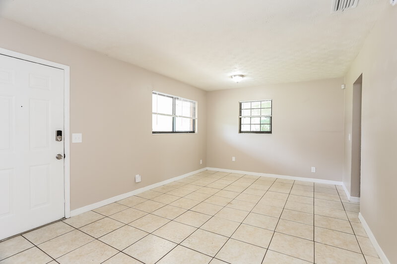 1,305/Mo, 7233 Eudine Dr S Jacksonville, FL 32210 Living Room View 3