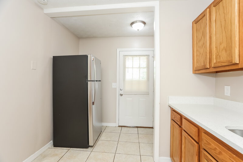 1,305/Mo, 7233 Eudine Dr S Jacksonville, FL 32210 Kitchen View 2