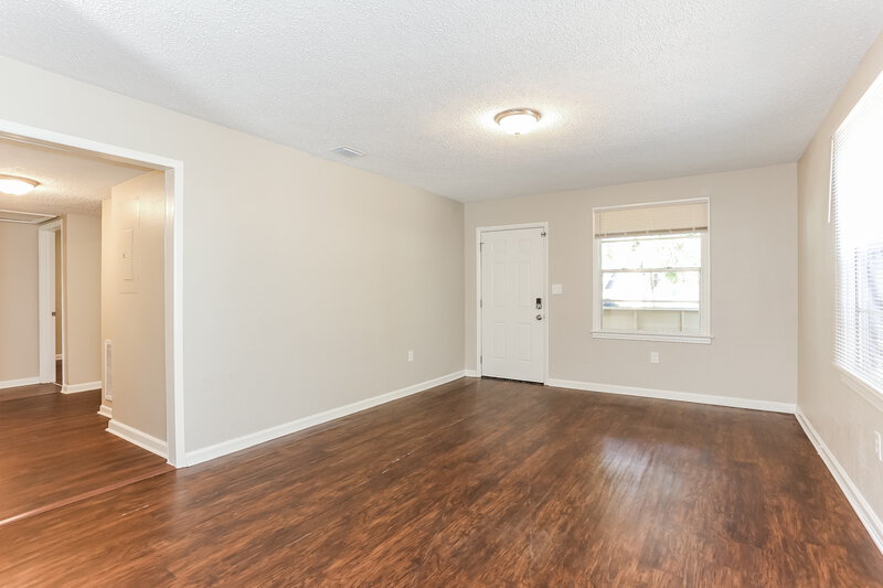 1,235/Mo, 730 Stanwick Rd Jacksonville, FL 32208 Living Room View 2