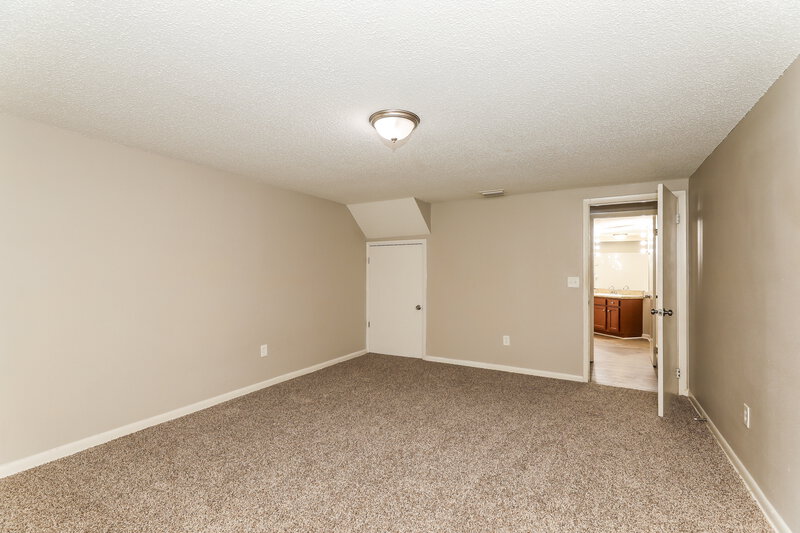 1,620/Mo, 7312 Laura St N Jacksonville, FL 32208 Main Bedroom View 2