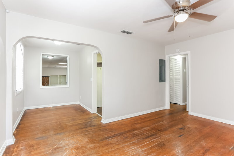 1,400/Mo, 735 Linda Dr N Jacksonville, FL 32208 Living Room View 2