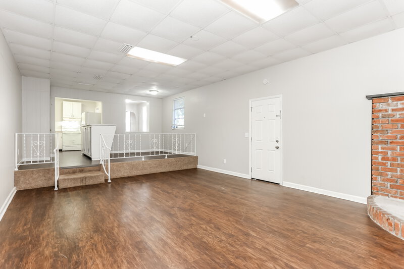 1,400/Mo, 735 Linda Dr N Jacksonville, FL 32208 Family Room View 2