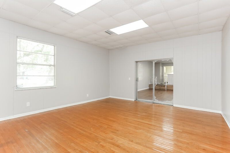 1,400/Mo, 735 Linda Dr N Jacksonville, FL 32208 Den View