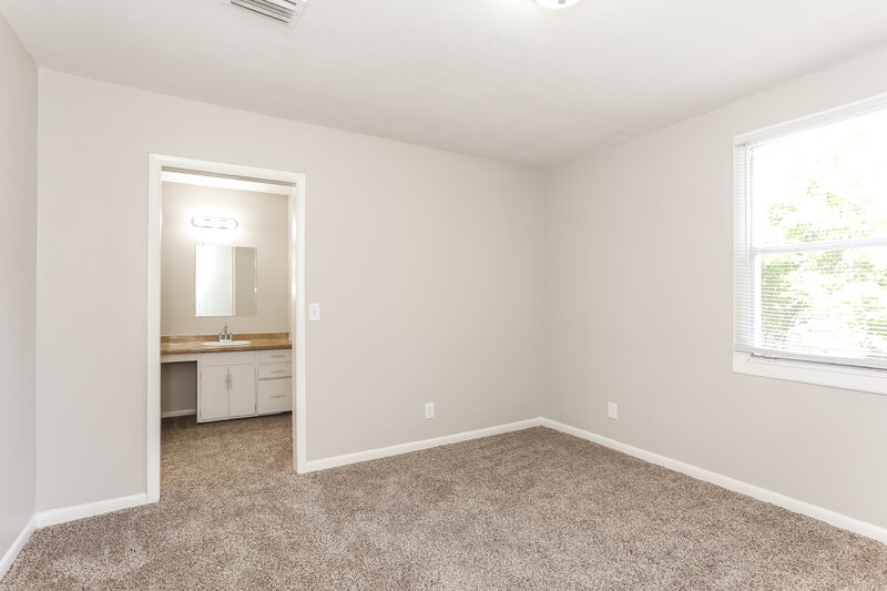 1,400/Mo, 735 Linda Dr N Jacksonville, FL 32208 Main Bedroom View