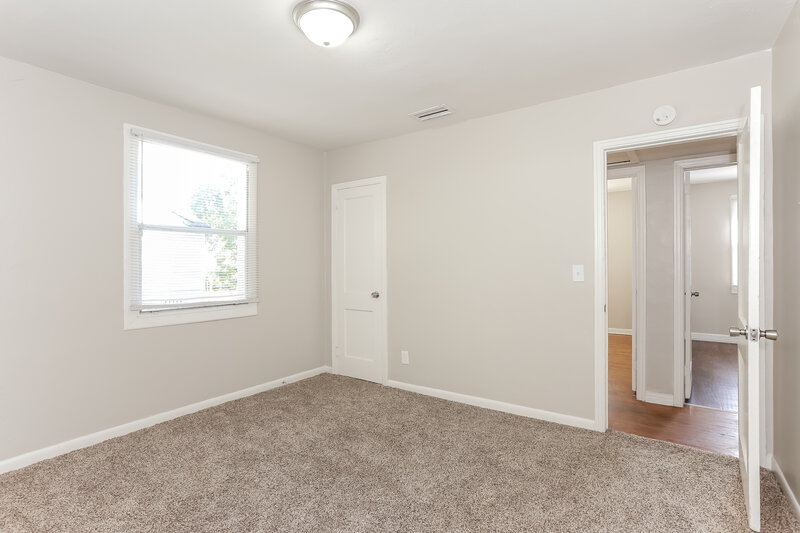 1,400/Mo, 735 Linda Dr N Jacksonville, FL 32208 Main Bedroom View 2