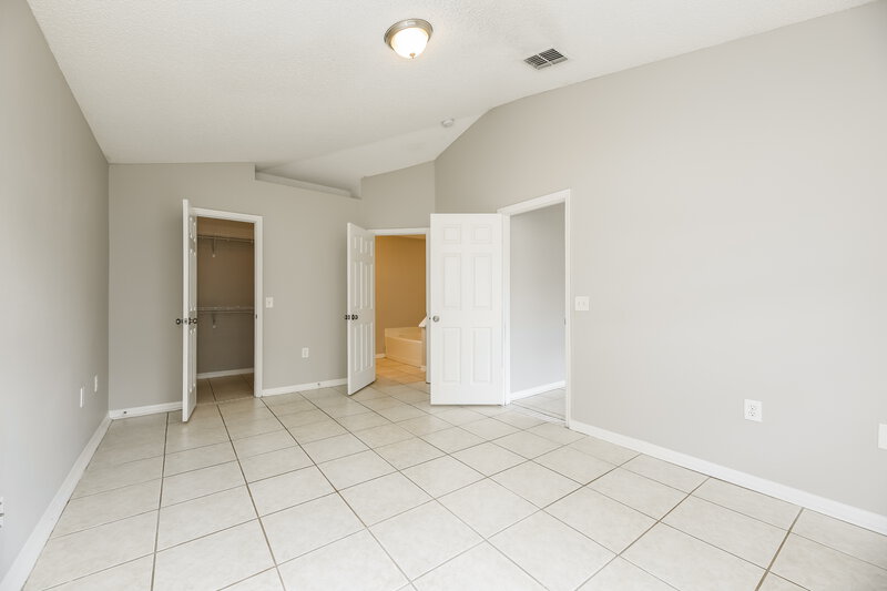 1,670/Mo, 7385 Overland Park Blvd W Jacksonville, FL 32244 Main Bedroom View 2