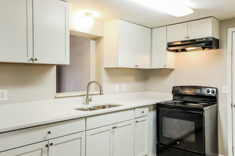 1,705/Mo, 7573 Patrice Ct Jacksonville, FL 32210 Kitchen View 2