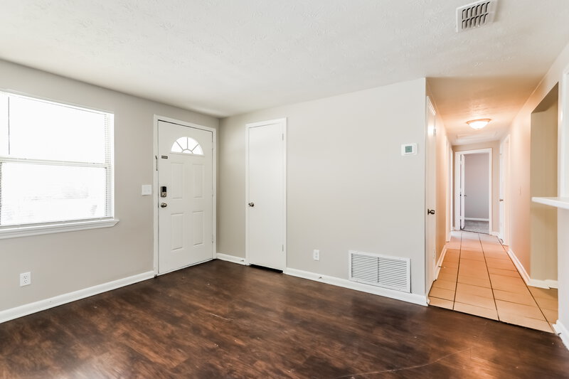 1,705/Mo, 7573 Patrice Ct Jacksonville, FL 32210 Family Room View