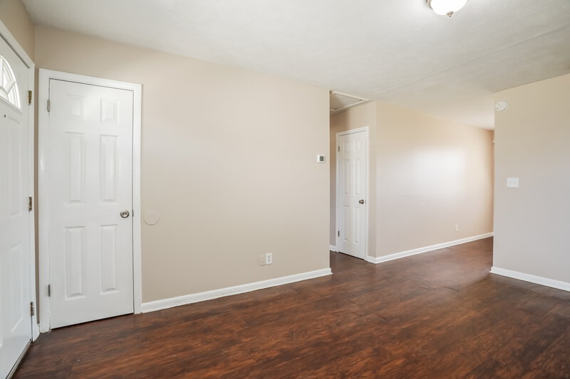 1,635/Mo, 7642 Contour Dr Jacksonville, FL 32221 Living Room View 2