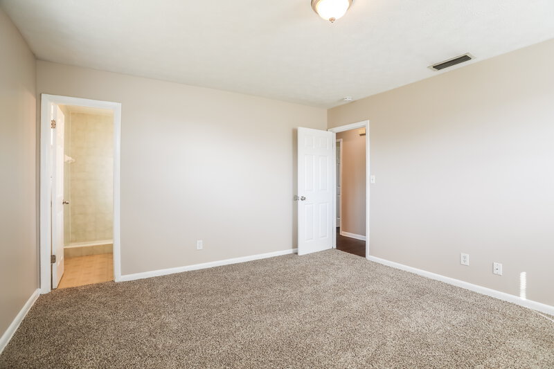 1,635/Mo, 7642 Contour Dr Jacksonville, FL 32221 Main Bedroom View 2