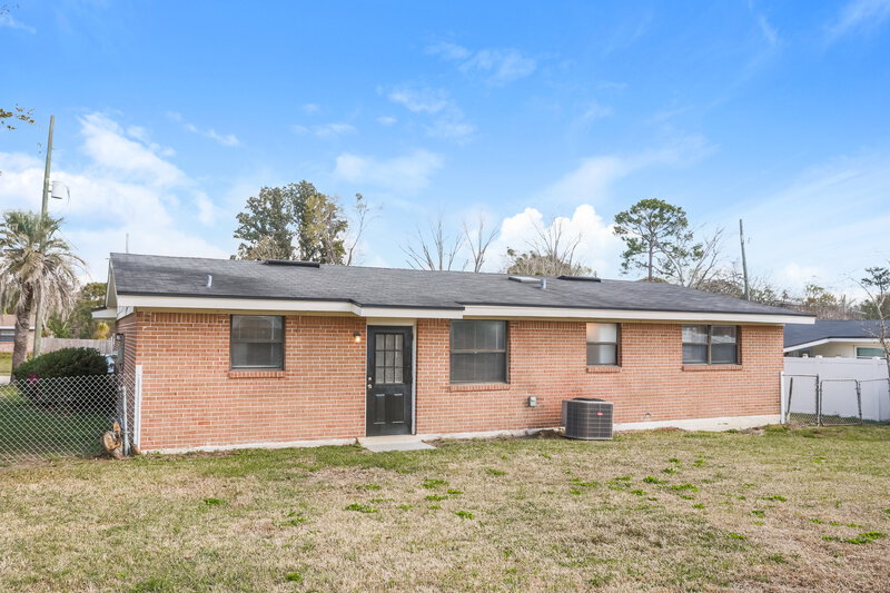 1,635/Mo, 7642 Contour Dr Jacksonville, FL 32221 Rear View 2