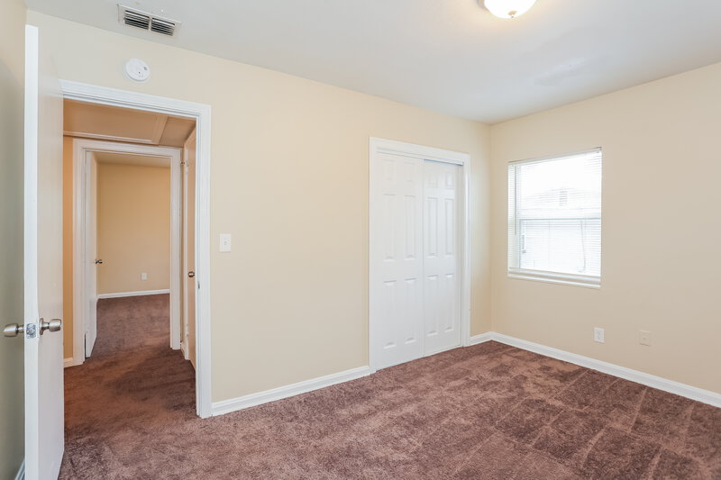 1,300/Mo, 7812 Denham Rd E Jacksonville, FL 32208 Bedroom View