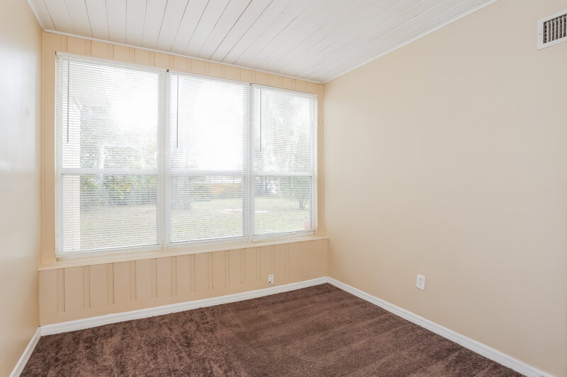 1,300/Mo, 7812 Denham Rd E Jacksonville, FL 32208 Bedroom View 2
