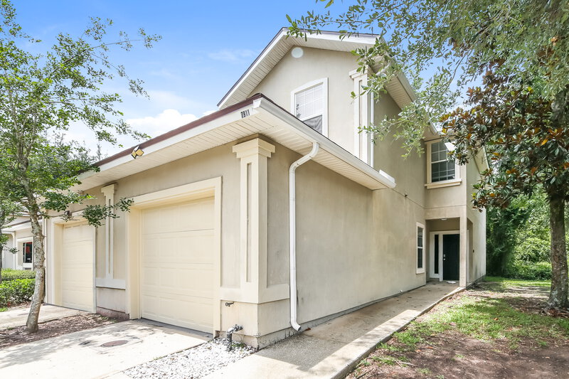 1,735/Mo, 7911 Melvin Rd Jacksonville, FL 32210 Front View