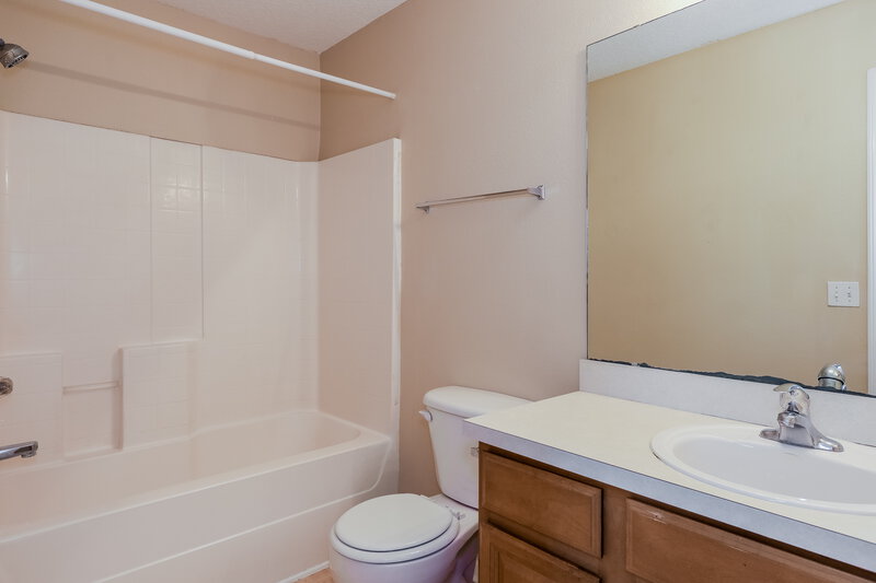 1,715/Mo, 7911 Melvin Rd Jacksonville, FL 32210 Bathroom View