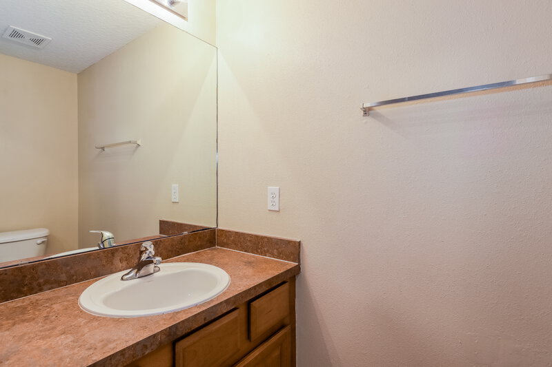 1,715/Mo, 7911 Melvin Rd Jacksonville, FL 32210 Bathroom View 3