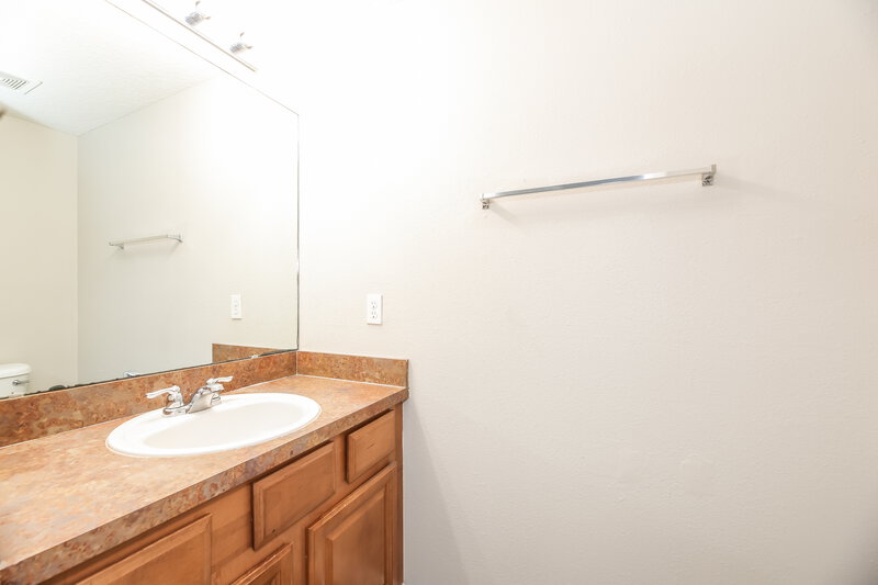 1,735/Mo, 7911 Melvin Rd Jacksonville, FL 32210 Bathroom View 2