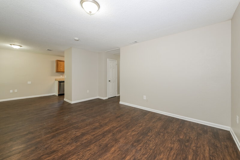 1,495/Mo, 7926 Pipit Ave Jacksonville, FL 32219 Living Room View 3